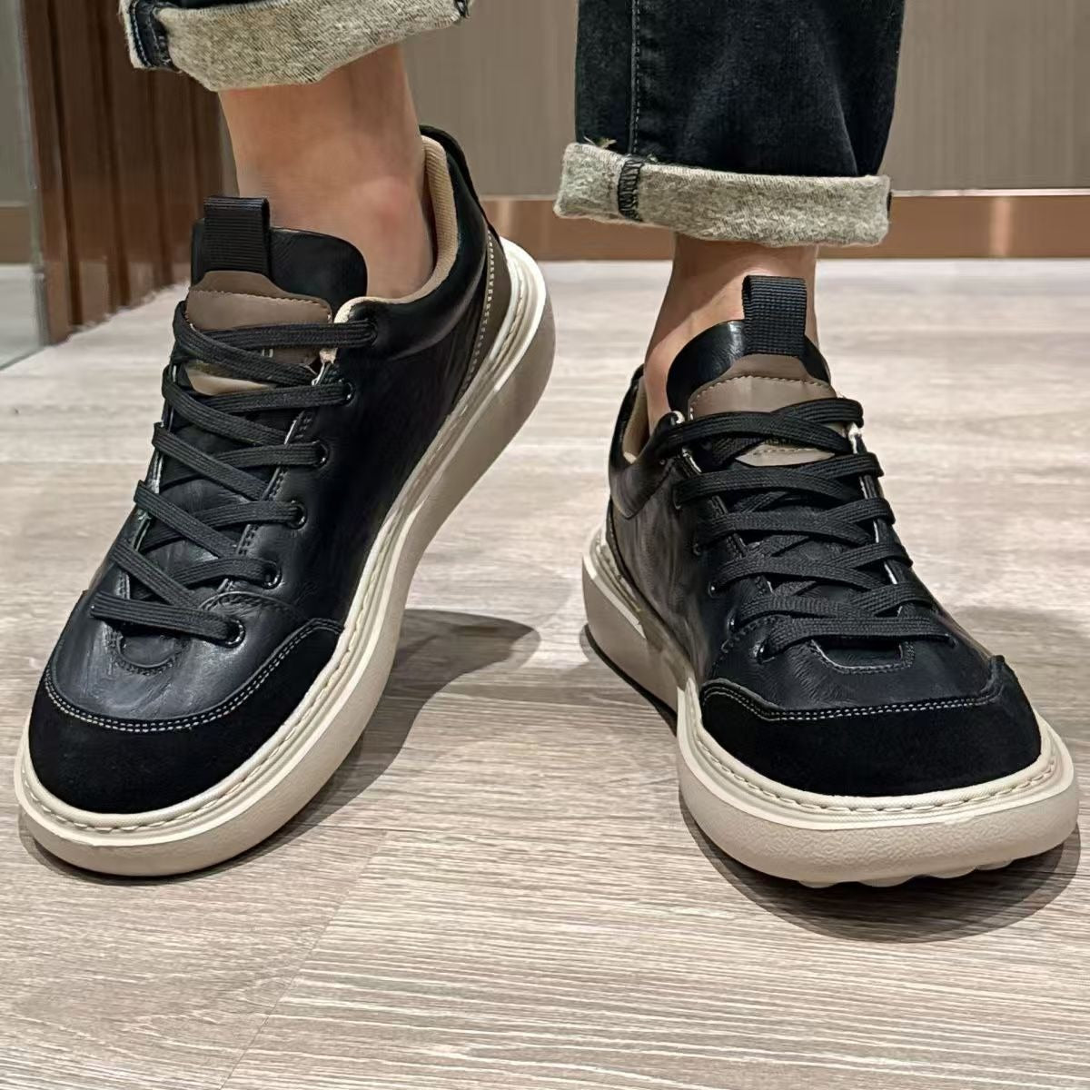 Casual Fashionable Versatile Retro Sneakers